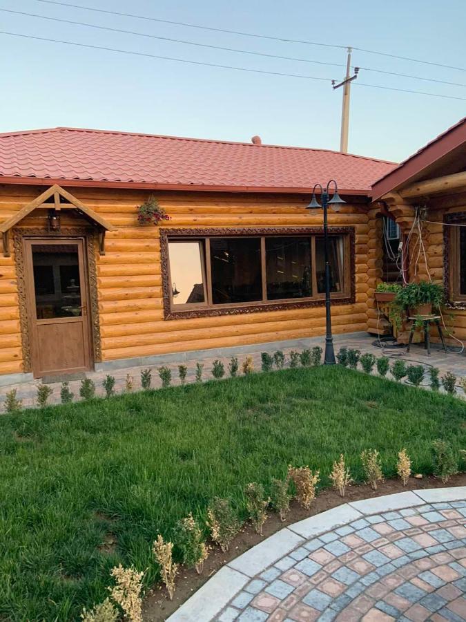 Tnak Hotel Yerevan Exterior foto