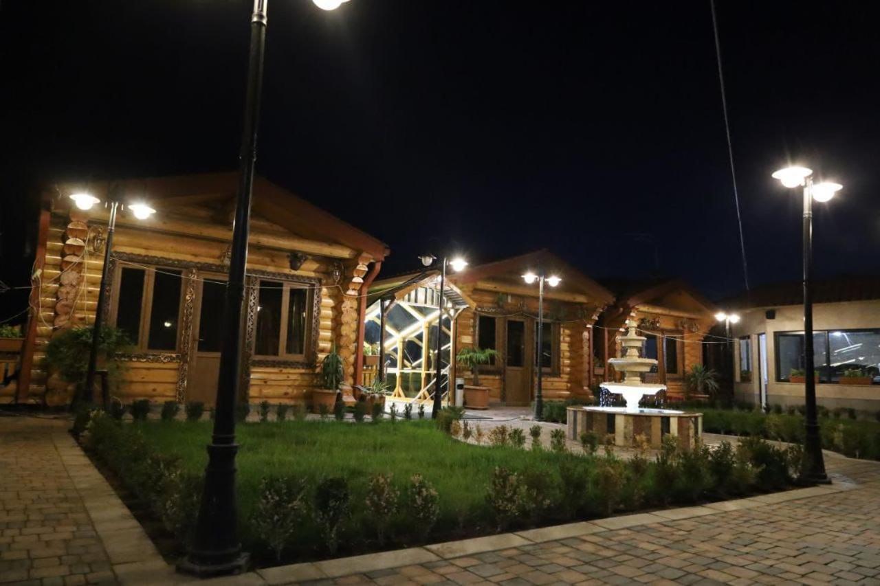 Tnak Hotel Yerevan Exterior foto