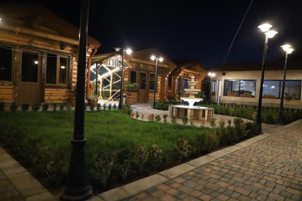 Tnak Hotel Yerevan Exterior foto