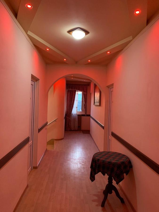 Tnak Hotel Yerevan Exterior foto