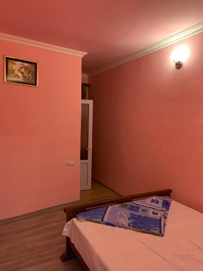 Tnak Hotel Yerevan Exterior foto
