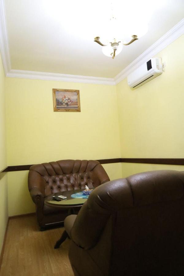 Tnak Hotel Yerevan Exterior foto