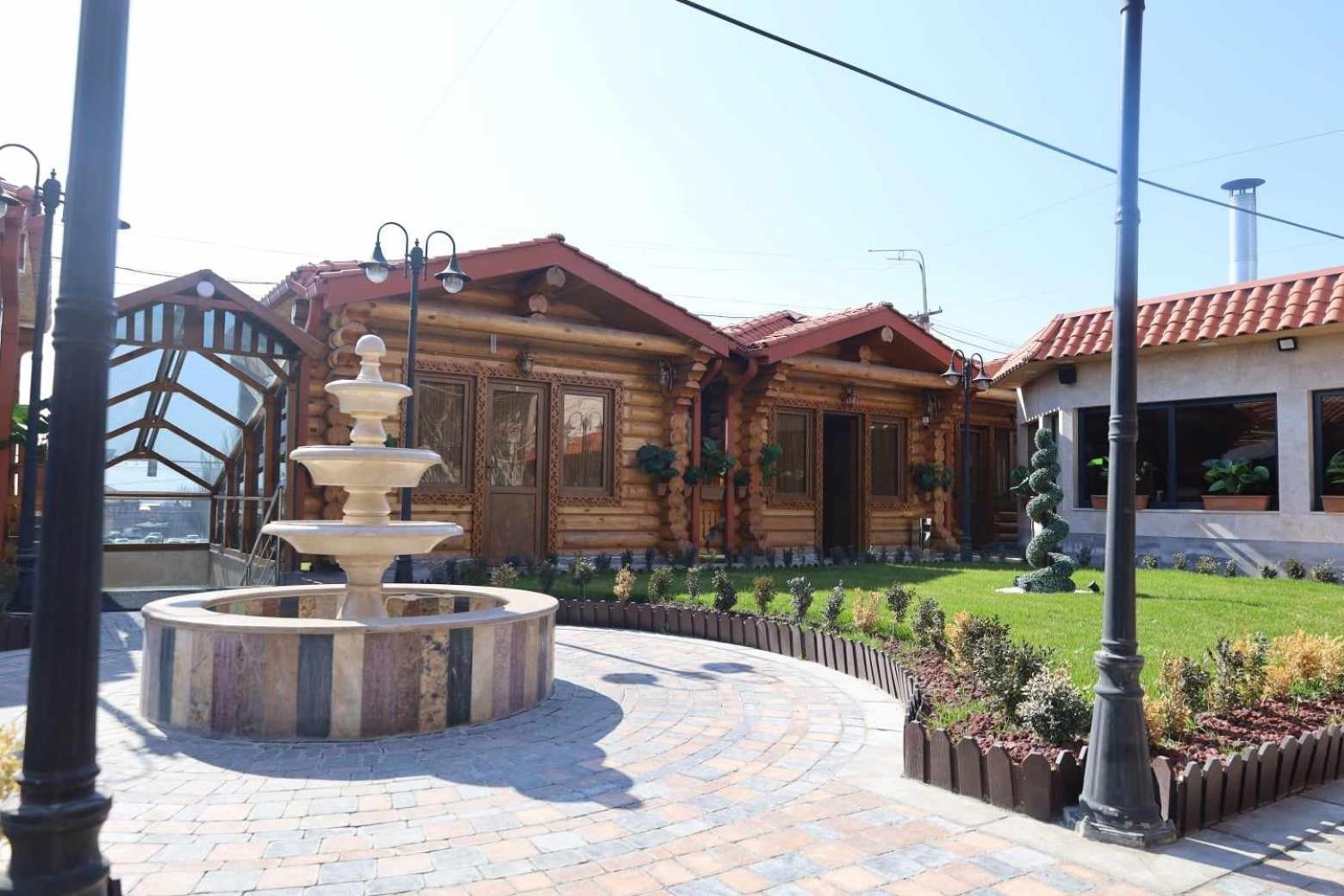 Tnak Hotel Yerevan Exterior foto
