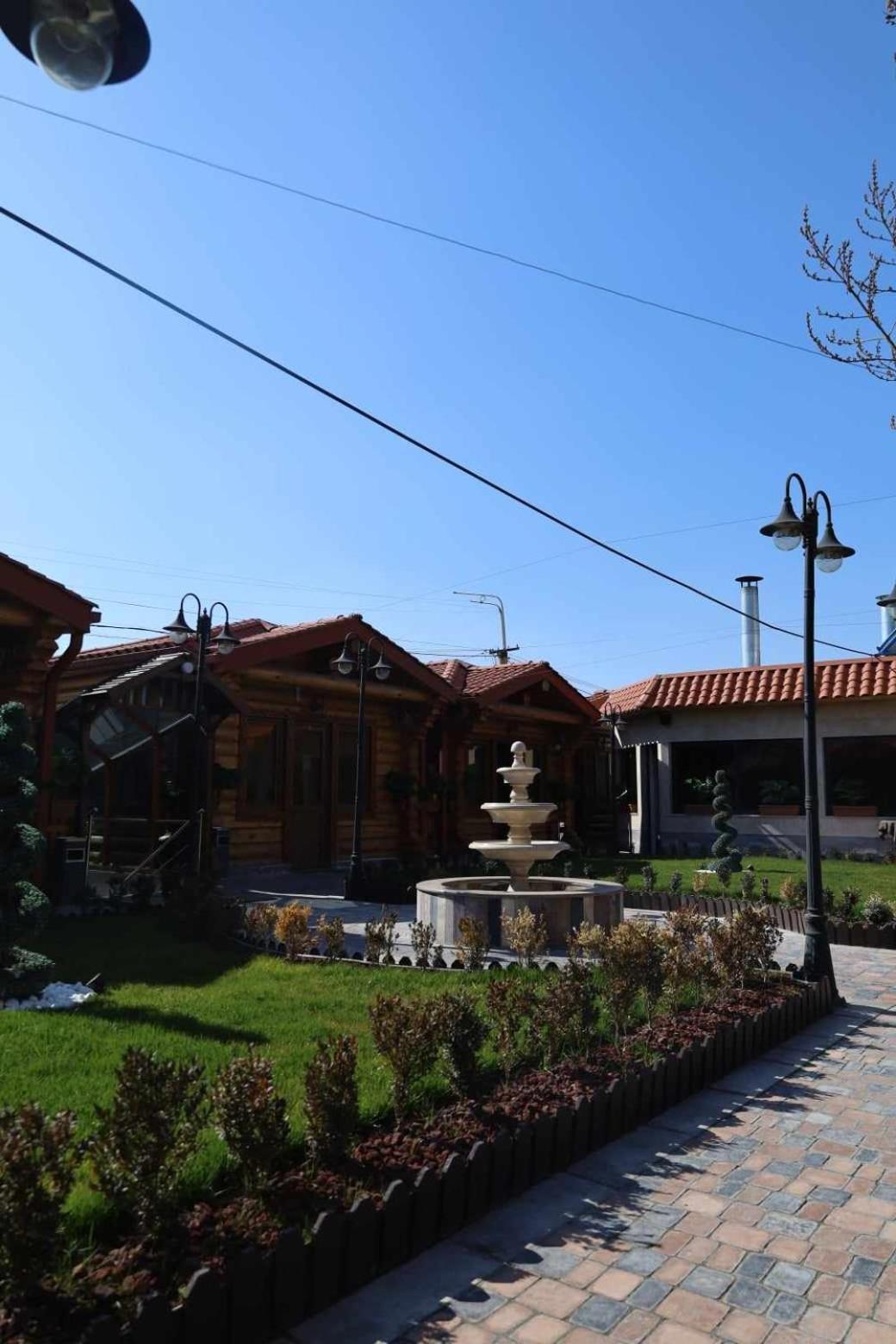 Tnak Hotel Yerevan Exterior foto