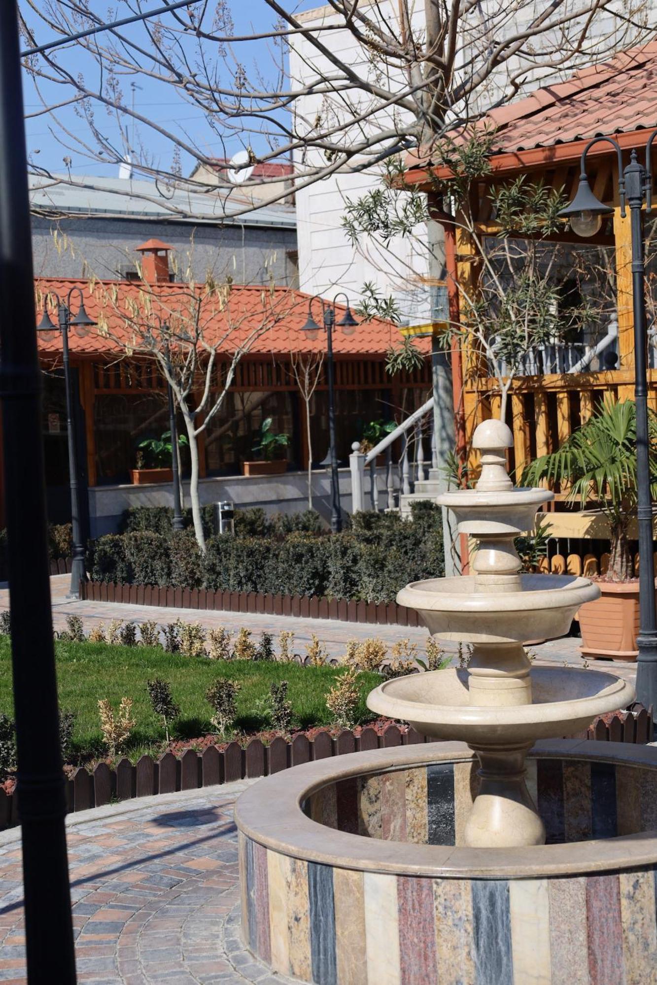 Tnak Hotel Yerevan Exterior foto
